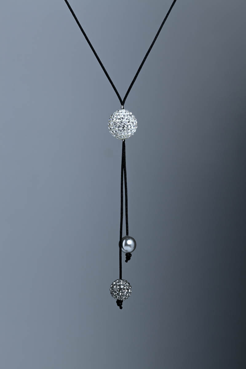 Série bijoux, collier. © Laurent Guichardon.